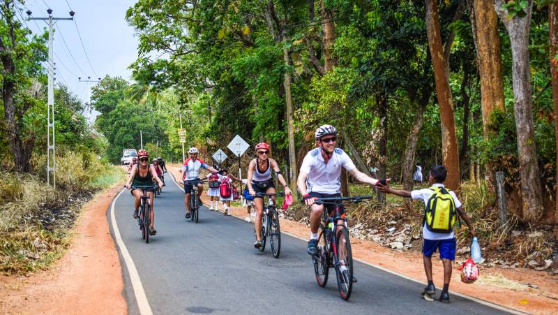 Cycle the Back Roads of Sri Lanka