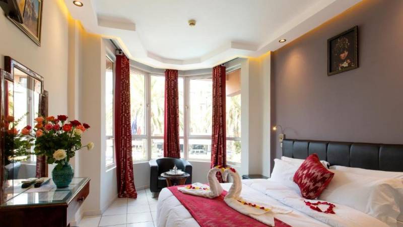 Discover Marrakech & the Sahara