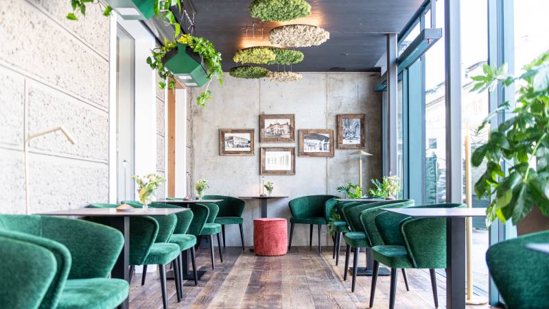 Classic Dolomites Hikes – Premium Adventure