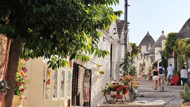 Walking in Puglia & Matera