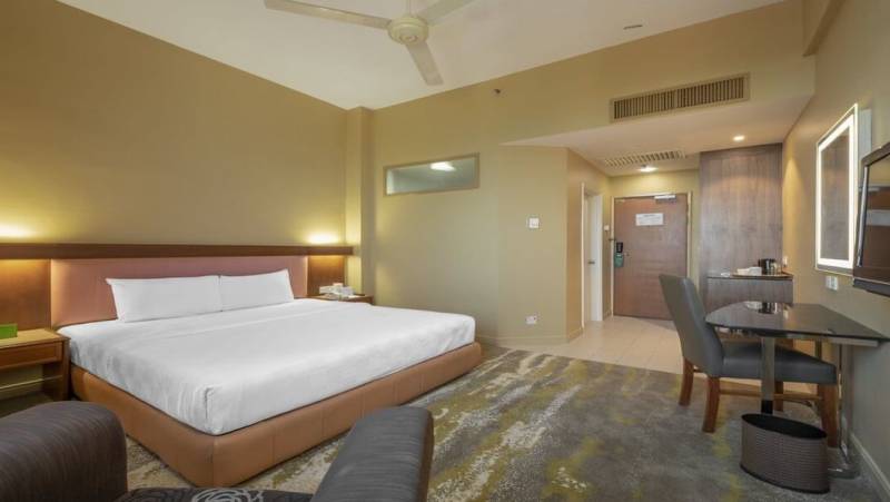 Borneo & the Malaysian Peninsula