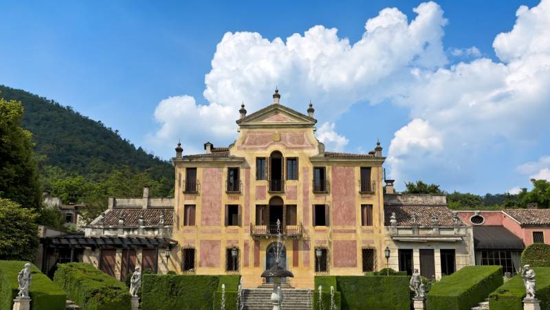 Walking in the Venetian Hills