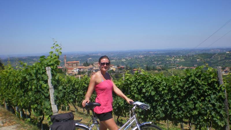 Barolo Gastronomic Cycling by E-Bike