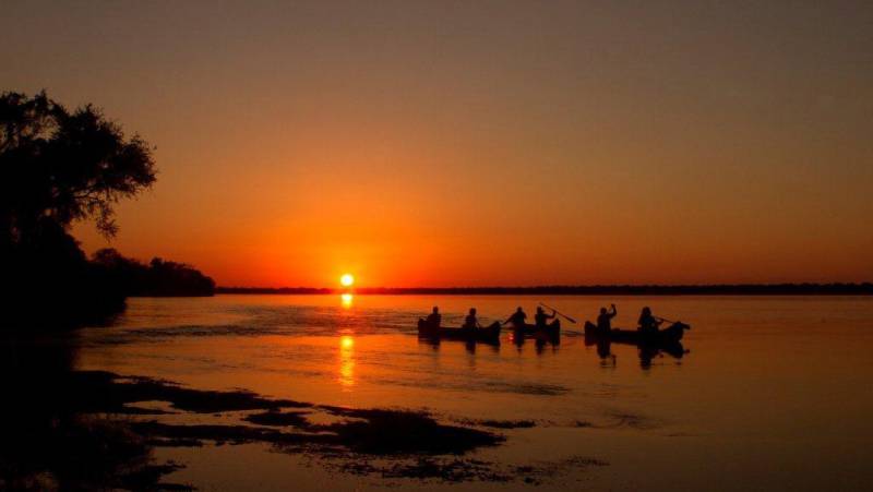 Zambezi Canoe Safari
