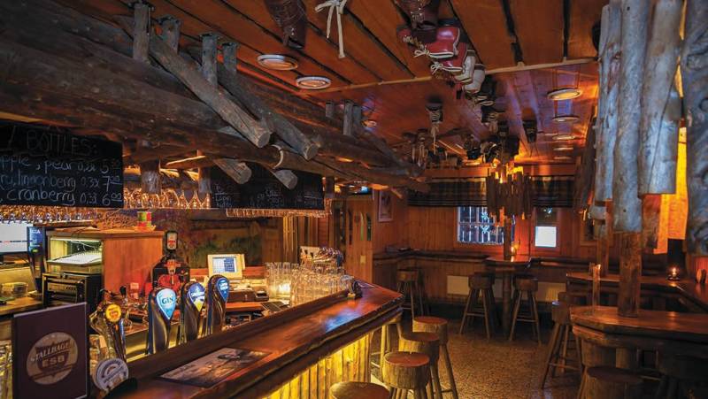 Yllashumina Hotel bar