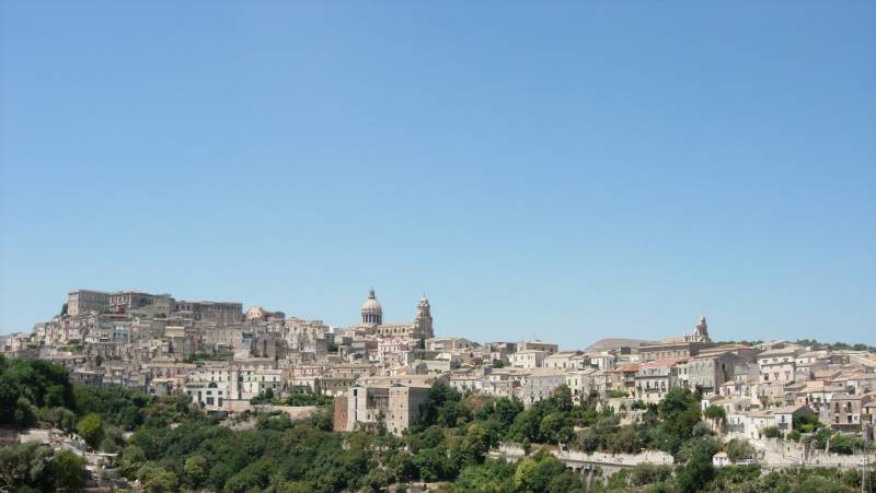 Self-Guided Cycling through Baroque Sicily