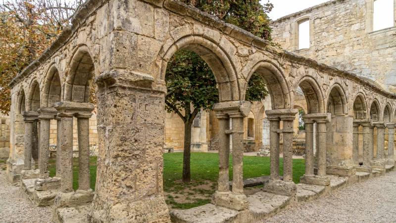 cloister-st-emilion
