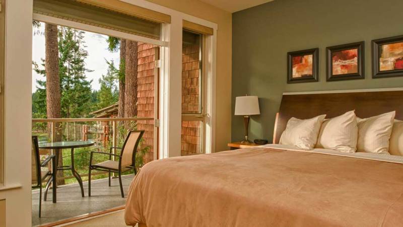 Walk & Paddle Canada’s Sunshine Coast