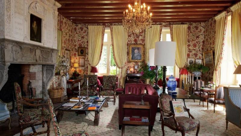 Loire Valley: Walks, Wine & Chateaux