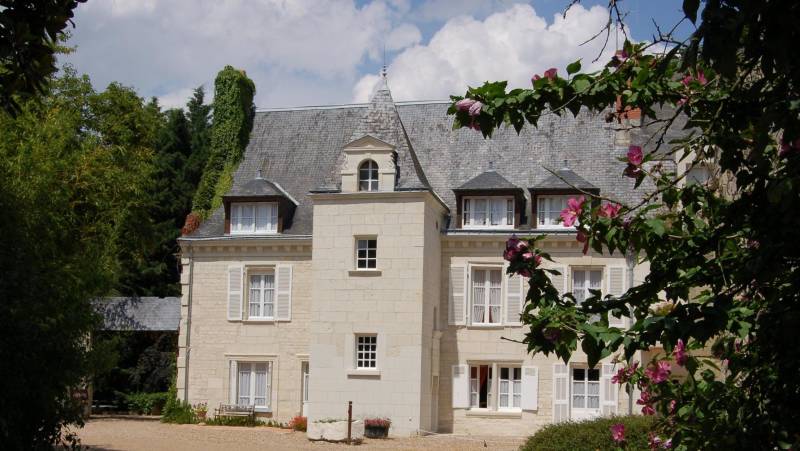 Loire Valley: Walks, Wine & Chateaux