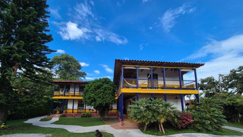 Colombia: Culture, Coffee & Caribbean
