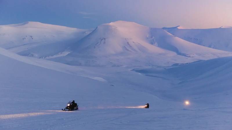 Svalbard Arctic Adventure – Sunny Winter