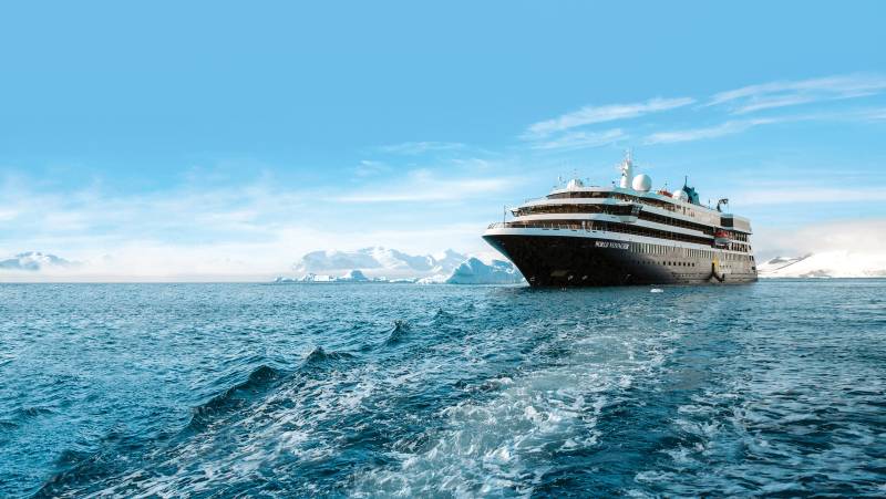 Antarctic Explorer: Discovering the 7th Continent (World Voyager)