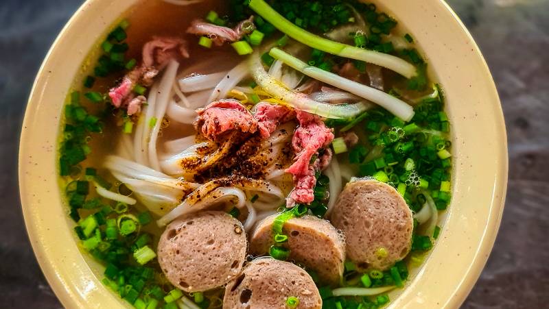 Vietnam & Angkor – Premium Adventure