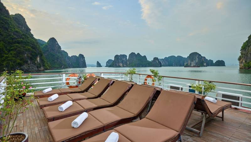 Vietnam & Angkor – Premium Adventure