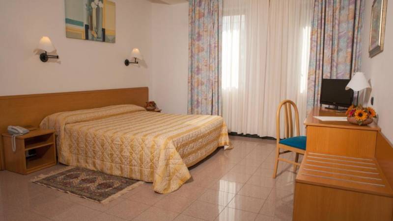 Walking in Puglia & Matera