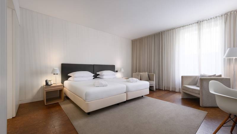 Signature Portugal | Among the Whitewashed Hills