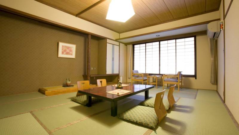 Signature Japan | Through Temples & Time