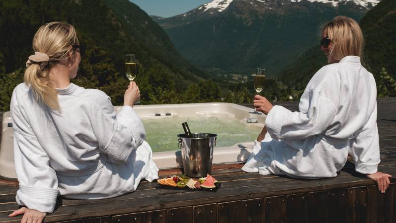 Signature Norway | Where Fjords Meet Sky