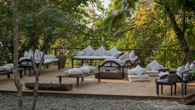 Signature Nepal & Bhutan | Peaks & Prayer Flags