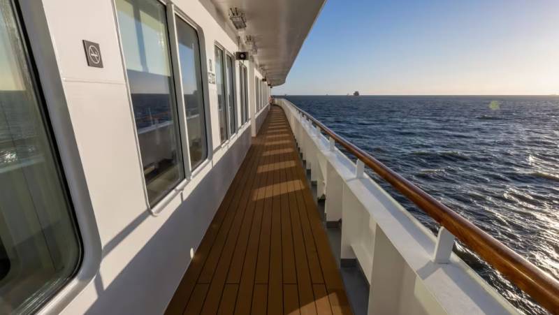 Scotland to Spitsbergen: Puffins, Sea Ice and Wildlife