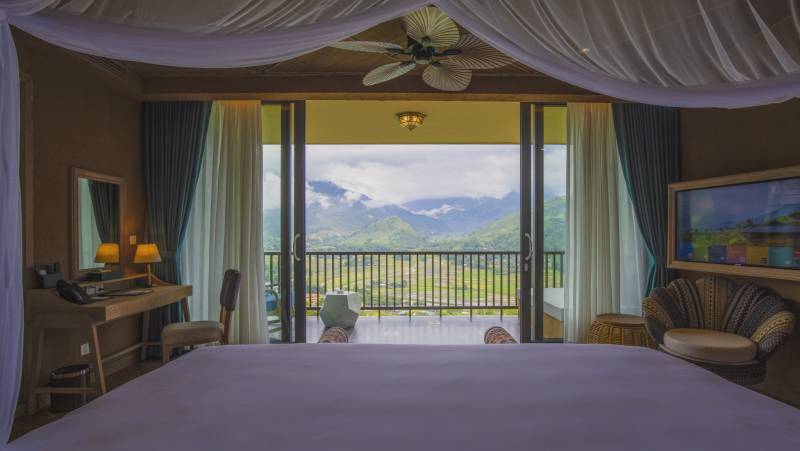 Signature Vietnam | In Fabric & Folklore