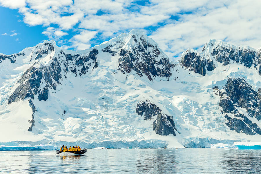 Antarctic Explorer: Discovering the 7th Continent
