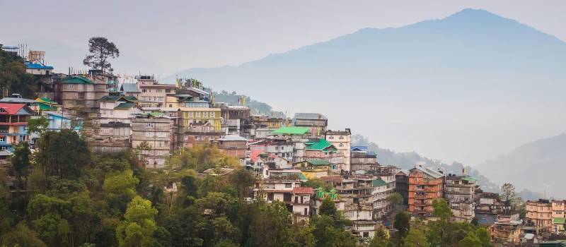 Bergstadt Gangtonk in Indien, Häuser auf einen Berg gebaut