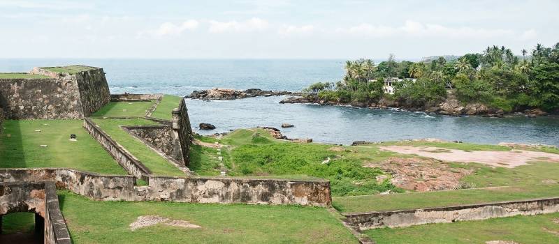 Überall sind Spuren der bewegten Geschichte von Fort Galle zu sehen