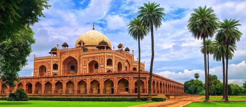 Humayun's Tomb is one of Delhi's major attractions.
