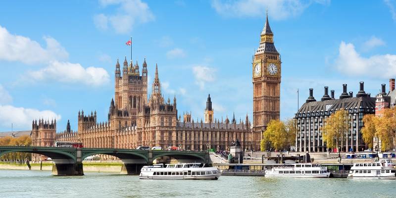 Enchanting Travels UK & Ireland Tours Westminster palace and Big Ben, London, UK