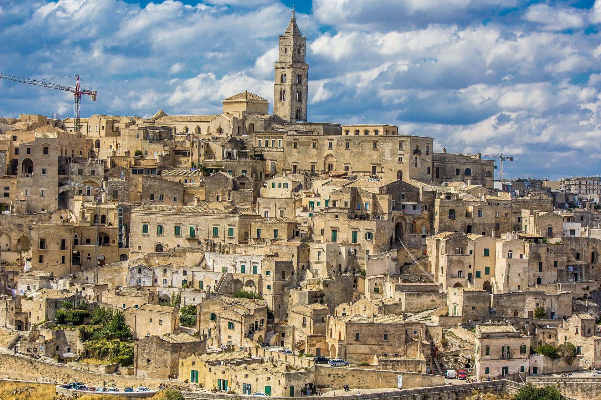 Второй город италии. Сасси-ди-Матера Италия. Matera город в Италии. Пещерный город Сасси-ди-Матера. Пещерный город Сасси-ди-Матера Италия.