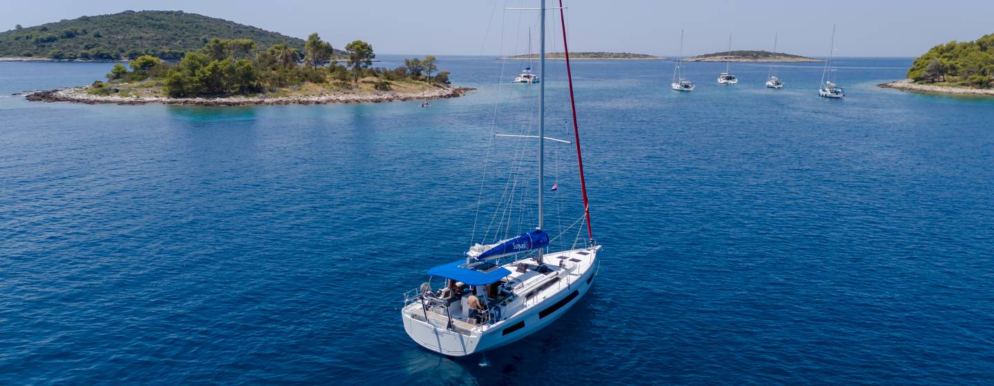 Sunsail 44.3 – 3 cabin