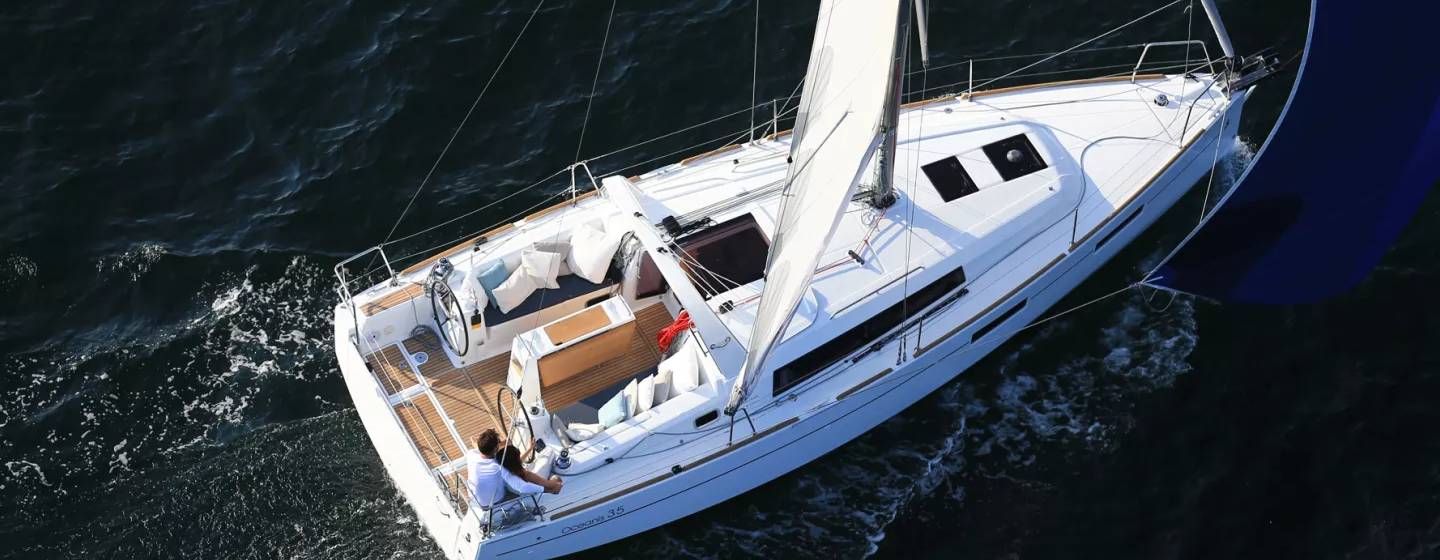 Sunsail 352 – 2 cabin