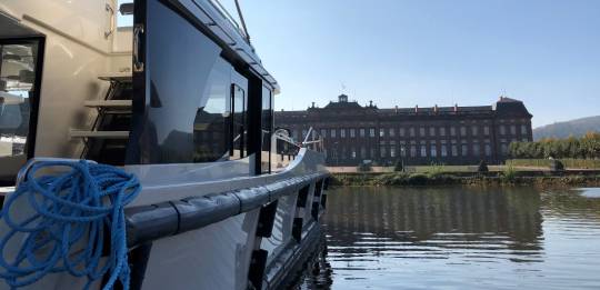 Horizon boat in front of the Rohan castle in Saverne