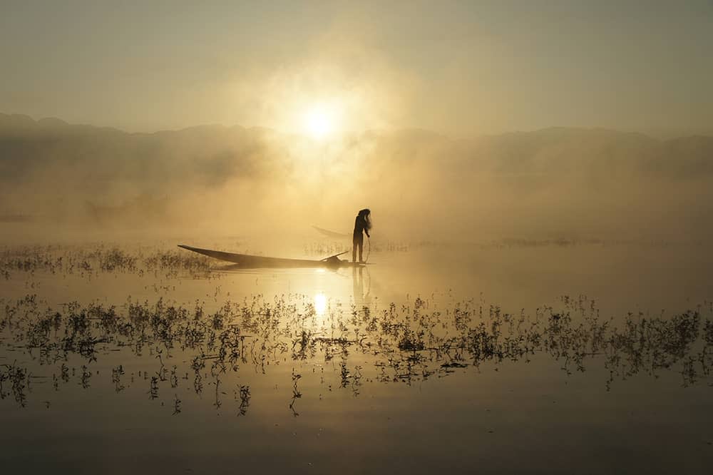 inle lake at sunset