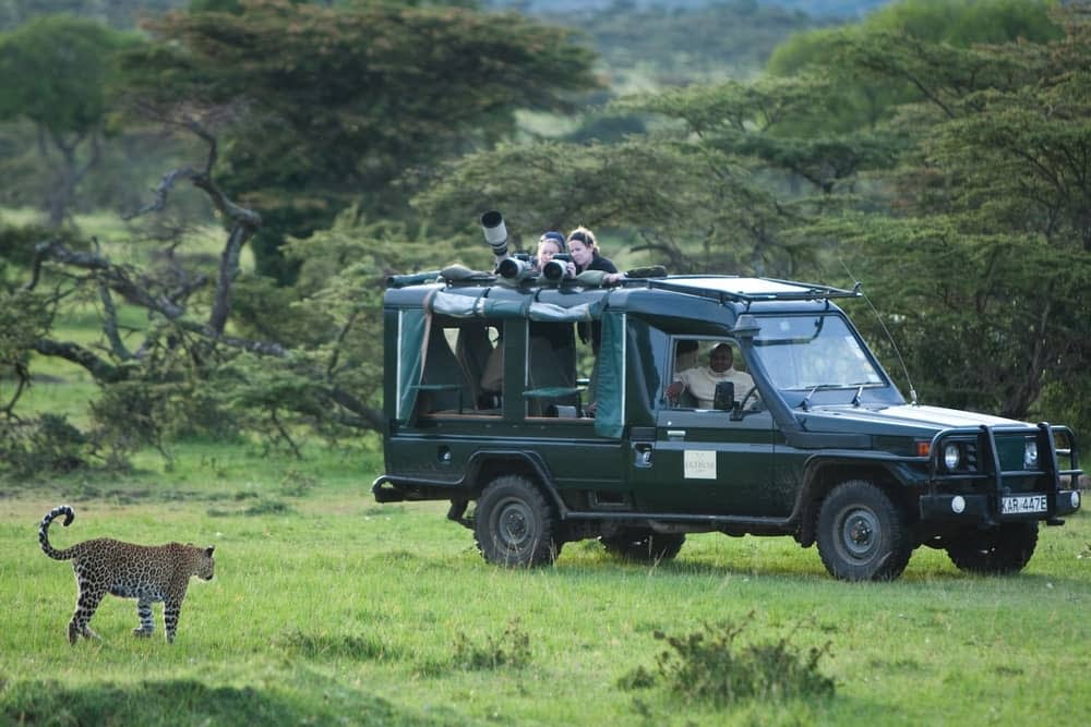 Exodus clients on Photographic Safari with Paul