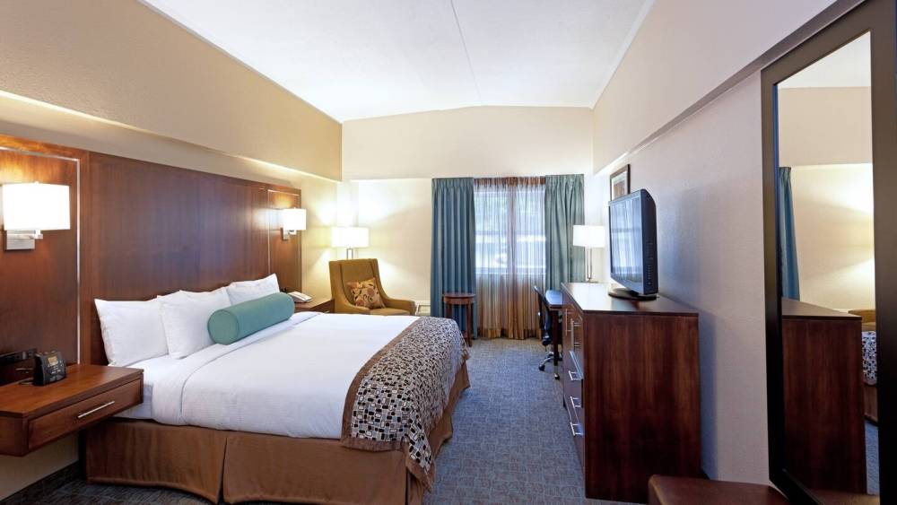 DoubleTree by Hilton Hotel Cape Cod Hyannis Hayes & Jarvis