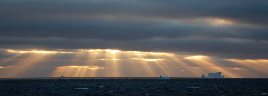 Baffin_Bay_sunset_pano_Daven_Hafey.jpg