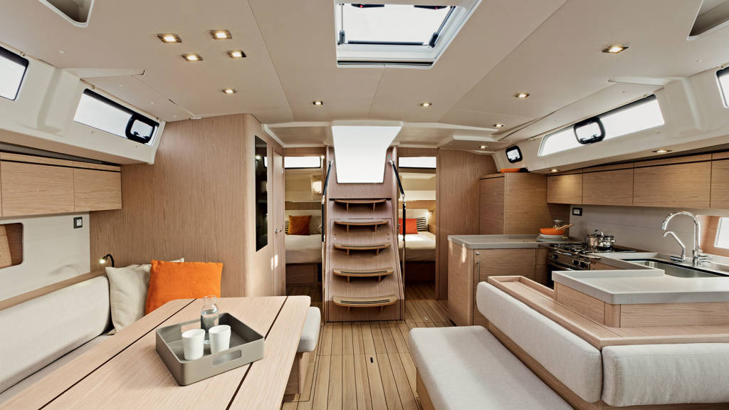 51_interior_monohull_jeanneau