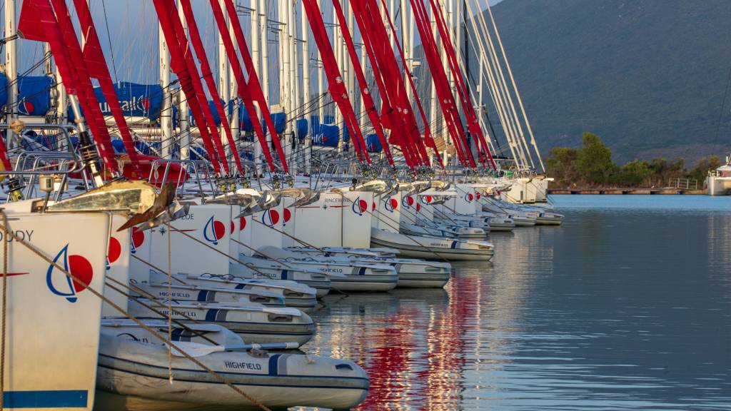 Monohulls with Dinghies