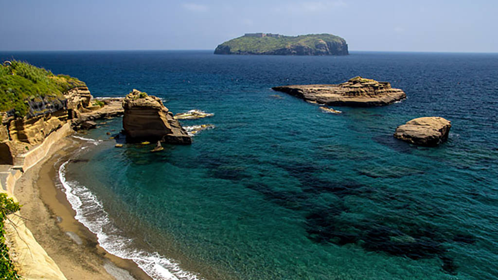 Ventotene beach