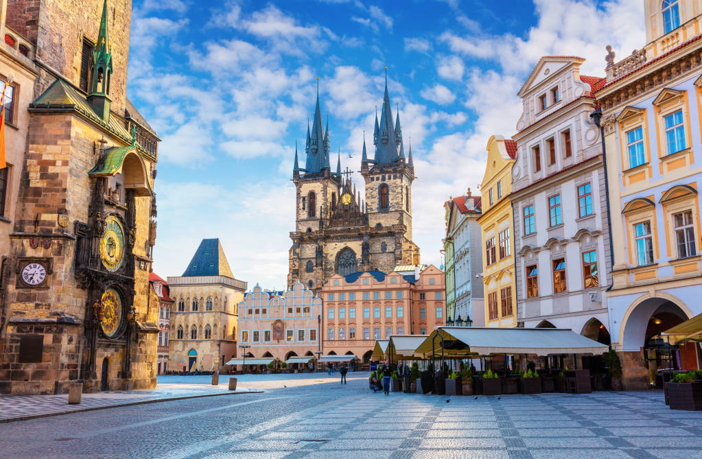 The Ultimate Travel Gift Guide: 6 Best Itineraries to Share