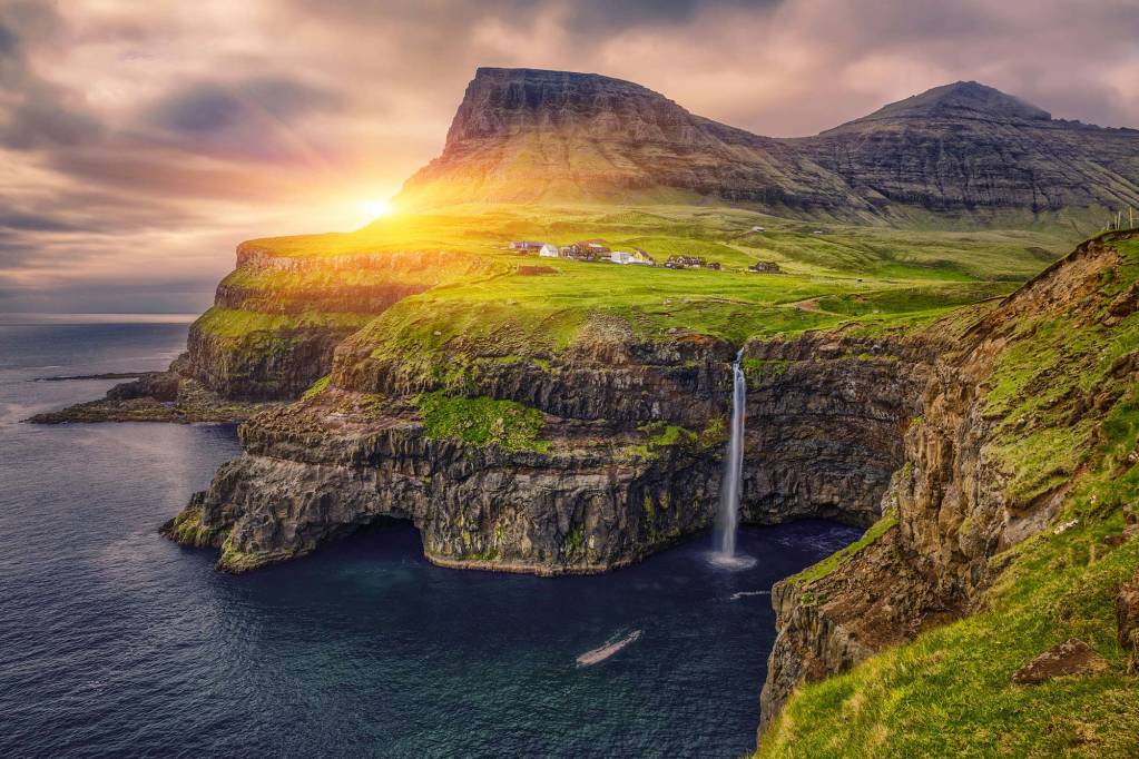 Best Time to Visit Faroe Islands: Discover the Perfect Season