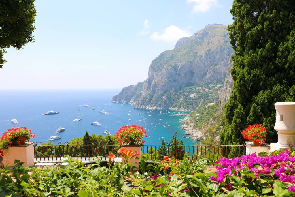 Discover Positano: Italy's Enchanting Coastal Village