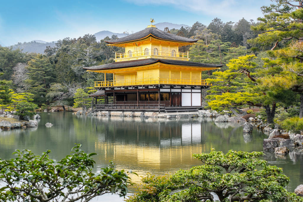 Den Gyldne Pavilions tempel i Kyoto