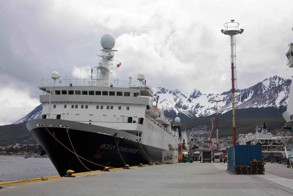 Ocean Endeavour in Ushuaia