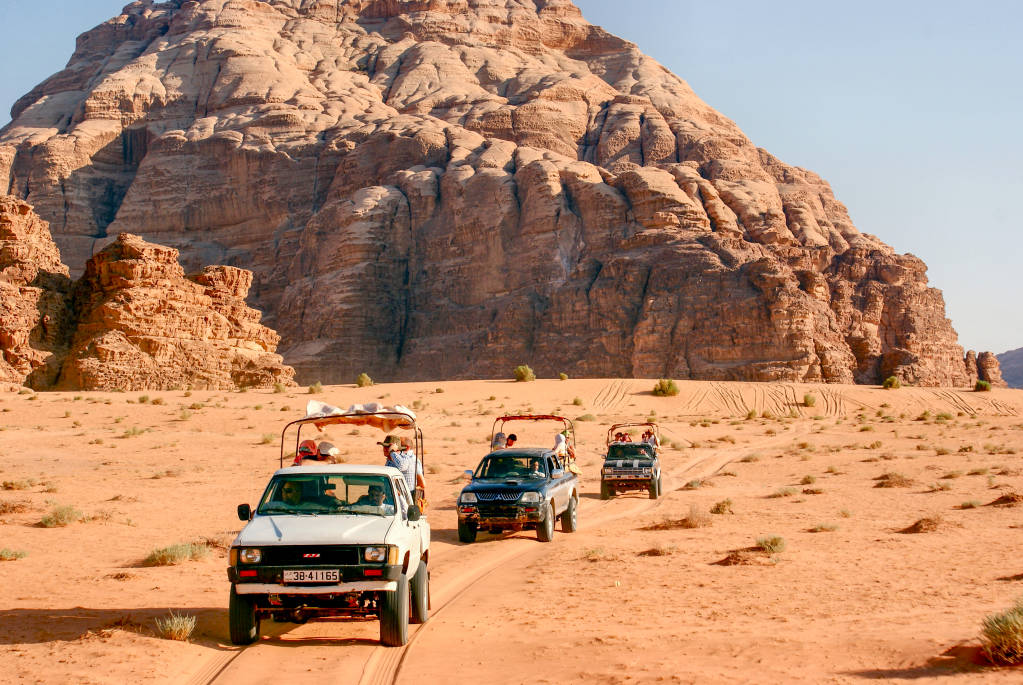 4x4 in Wadi Run desert