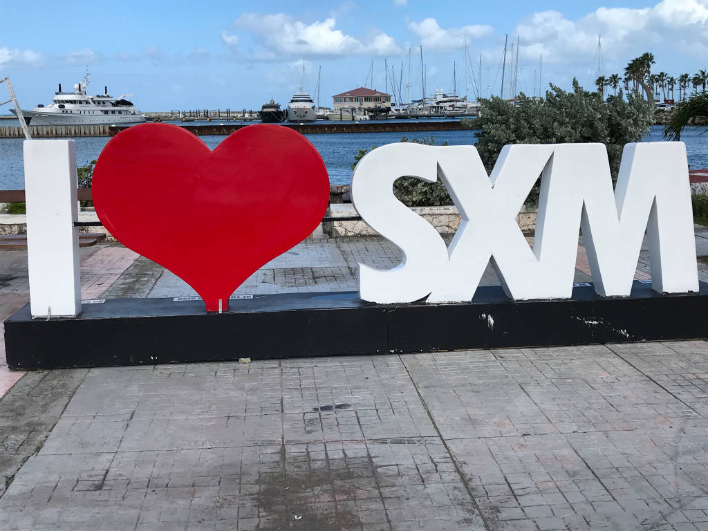 I love SXM sign