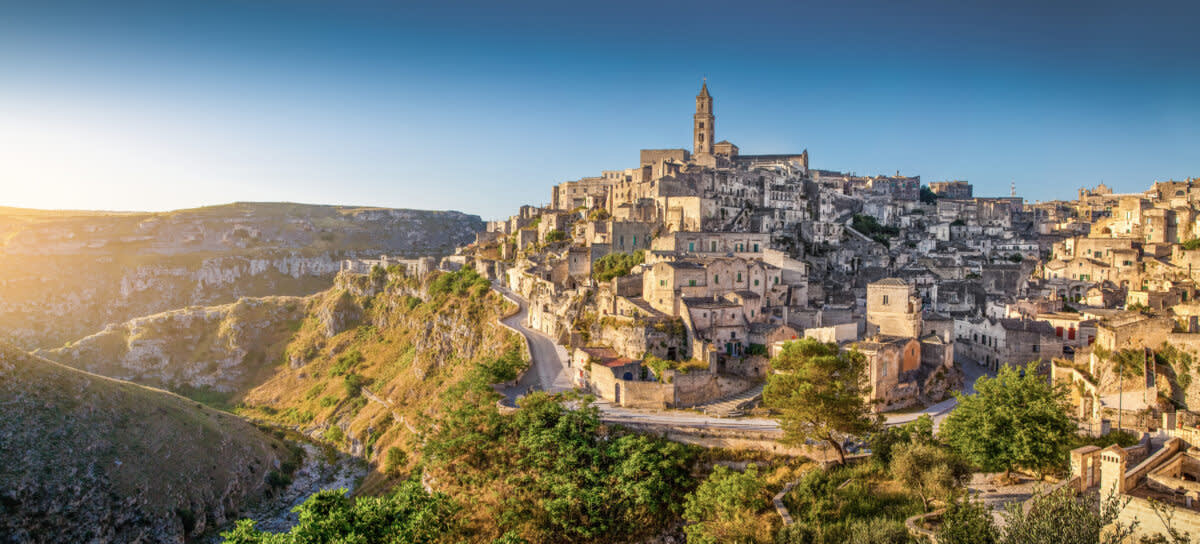 Hiking Italy or Spain: An Expert’s Guide to Help You Decide
